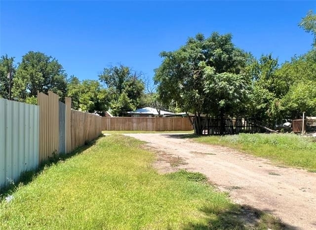 1017 Vine Street - Photo 19