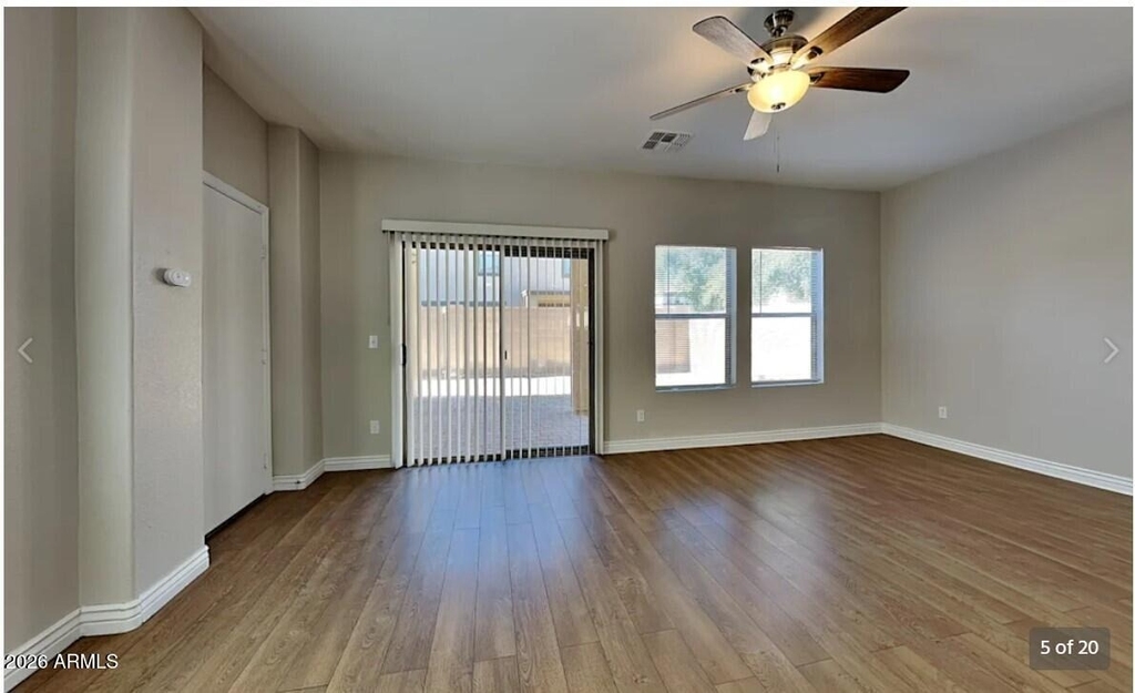 11226 W Garfield Street - Photo 2