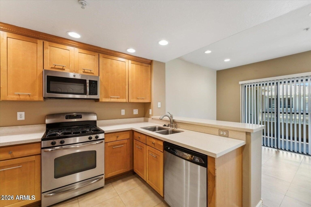 21320 N 56th Street - Photo 3