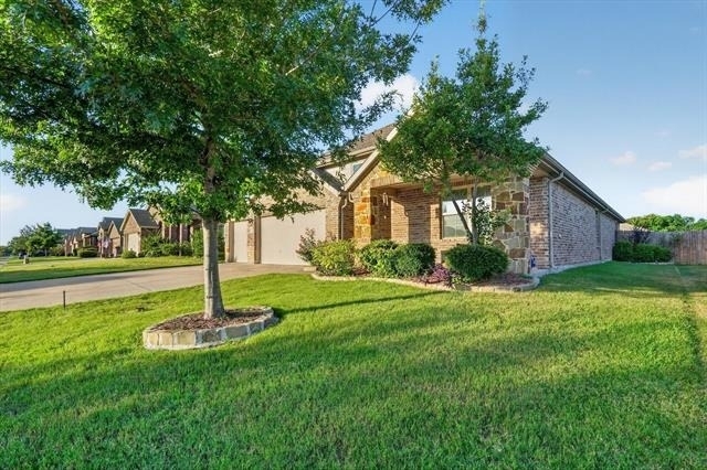 305 Acadia Lane - Photo 1