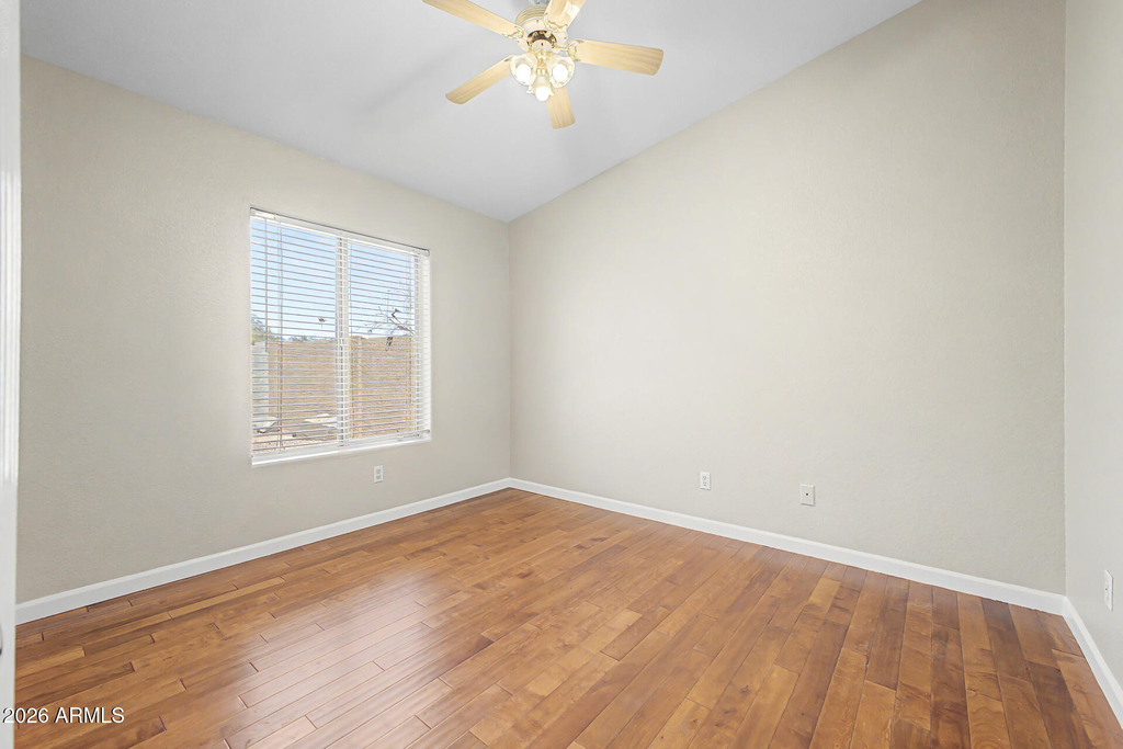 558 W Bluefield Avenue - Photo 21