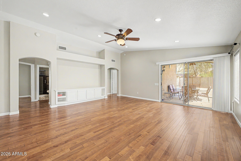 558 W Bluefield Avenue - Photo 7