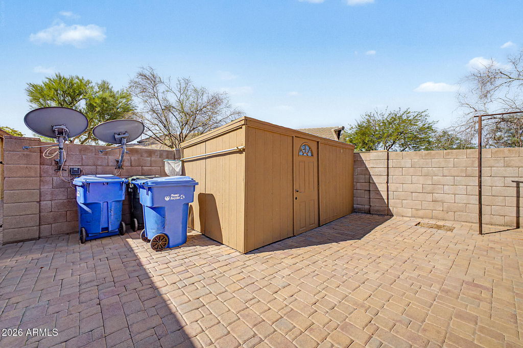 558 W Bluefield Avenue - Photo 32