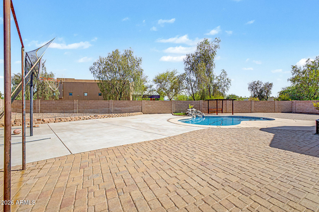 558 W Bluefield Avenue - Photo 30