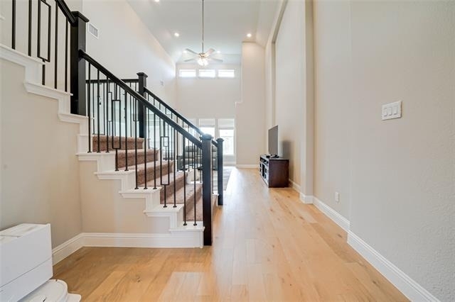 707 Gatecrest Drive - Photo 2