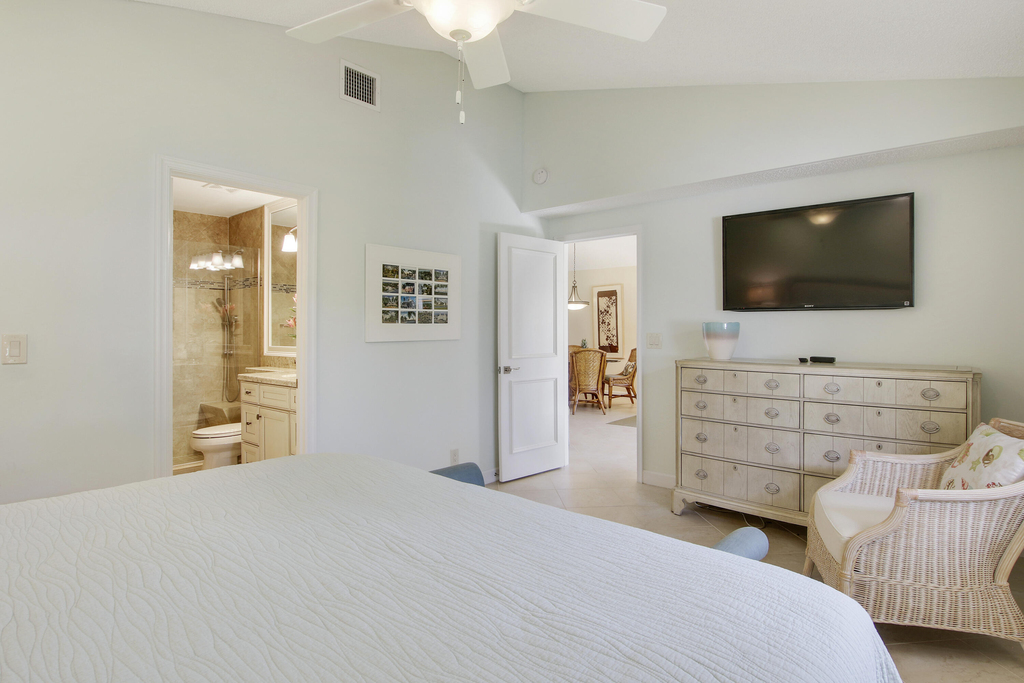 820 Club Drive - Photo 13