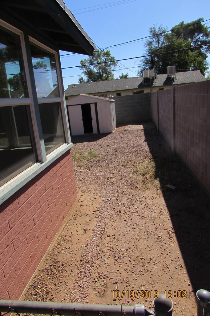 719 W 10th Street - Photo 36
