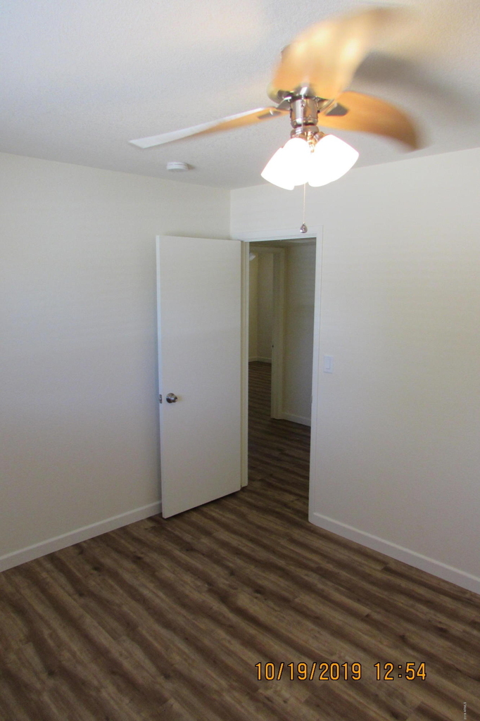 719 W 10th Street - Photo 17