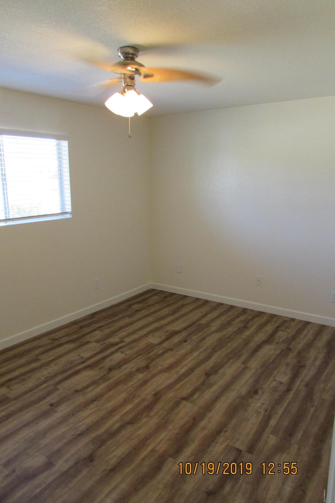 719 W 10th Street - Photo 18