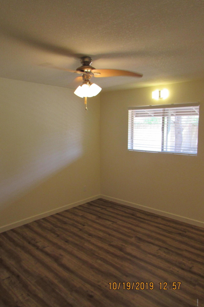 719 W 10th Street - Photo 24