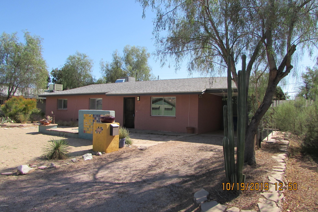 719 W 10th Street - Photo 0