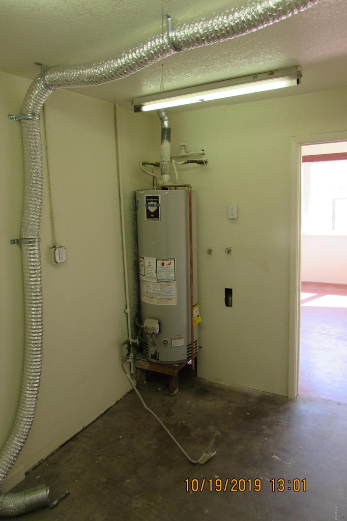 719 W 10th Street - Photo 35