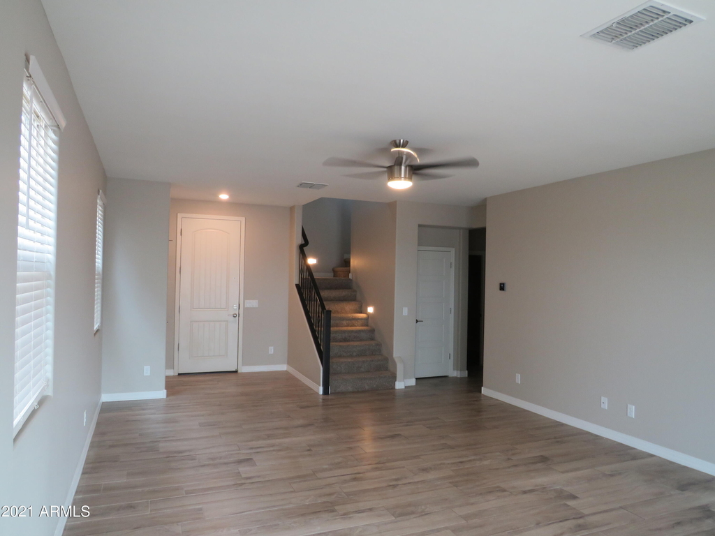 40537 W Helen Court - Photo 3