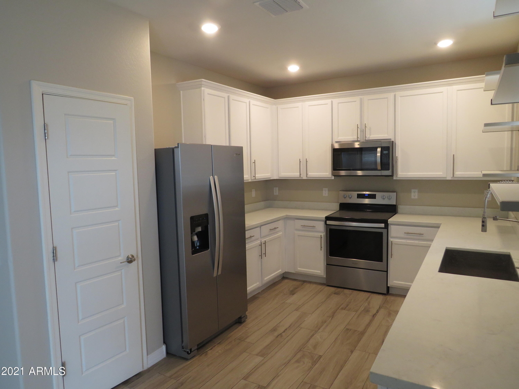 40537 W Helen Court - Photo 5