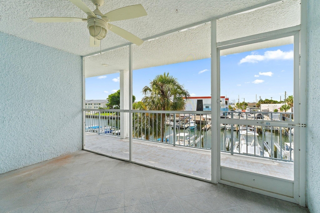 108 Paradise Harbour Boulevard - Photo 1