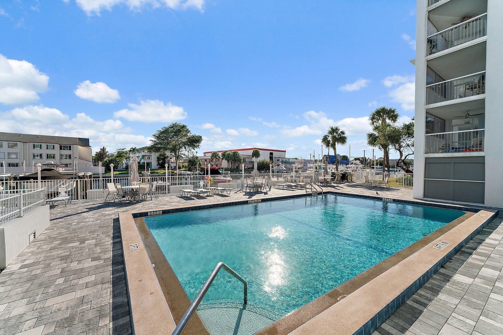 108 Paradise Harbour Boulevard - Photo 47