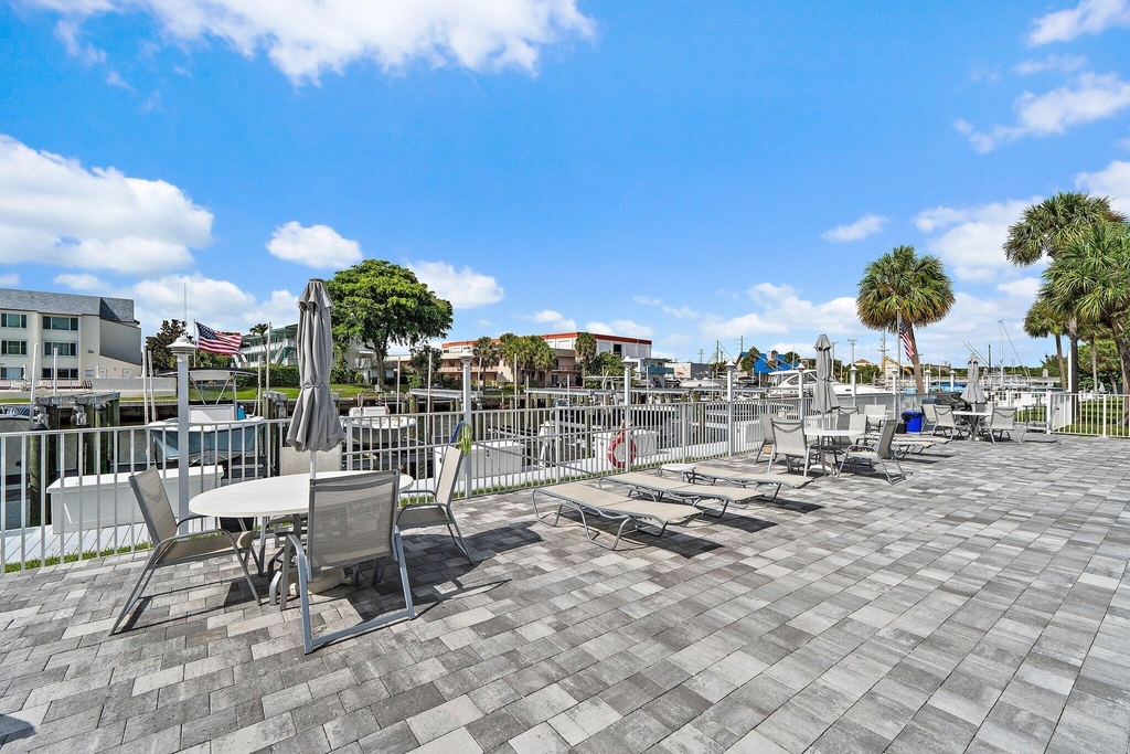108 Paradise Harbour Boulevard - Photo 33