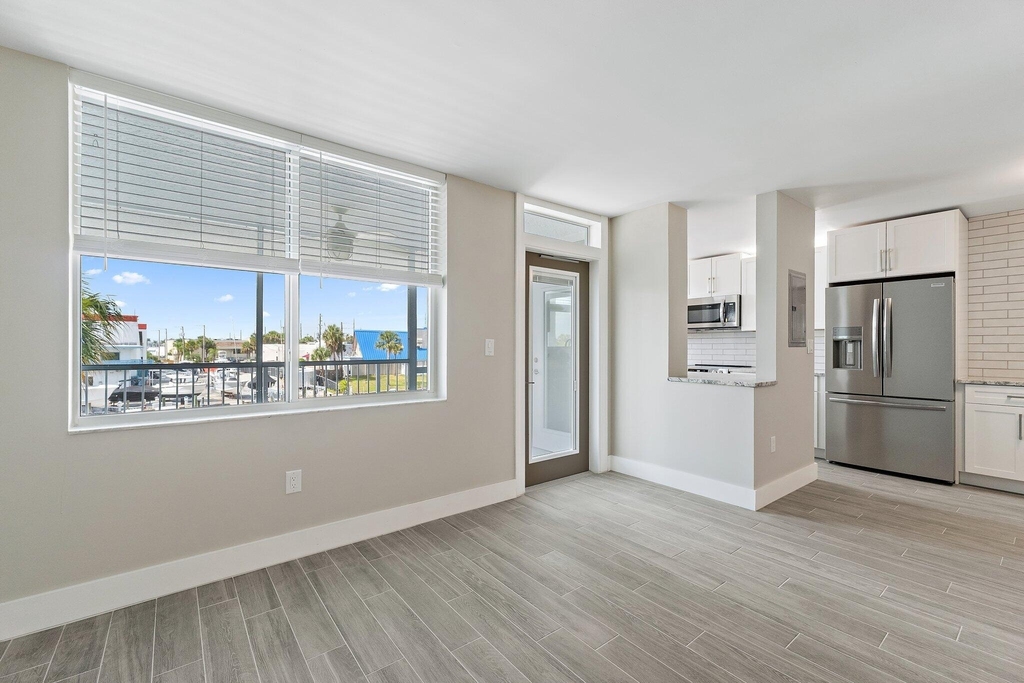 108 Paradise Harbour Boulevard - Photo 4