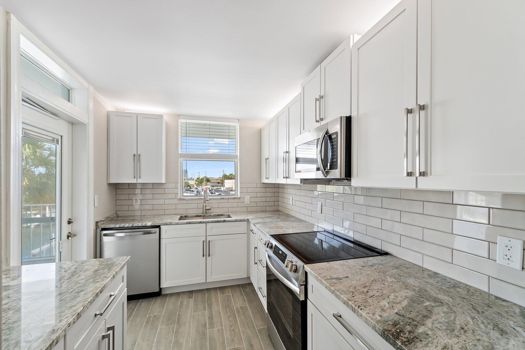 108 Paradise Harbour Boulevard - Photo 11