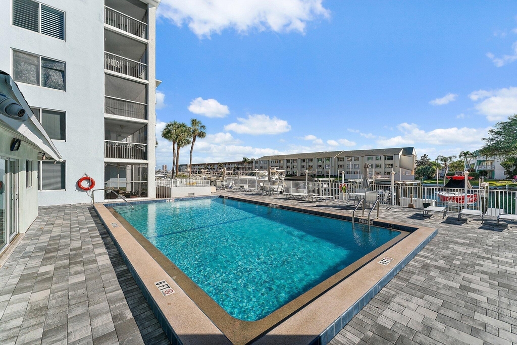 108 Paradise Harbour Boulevard - Photo 48