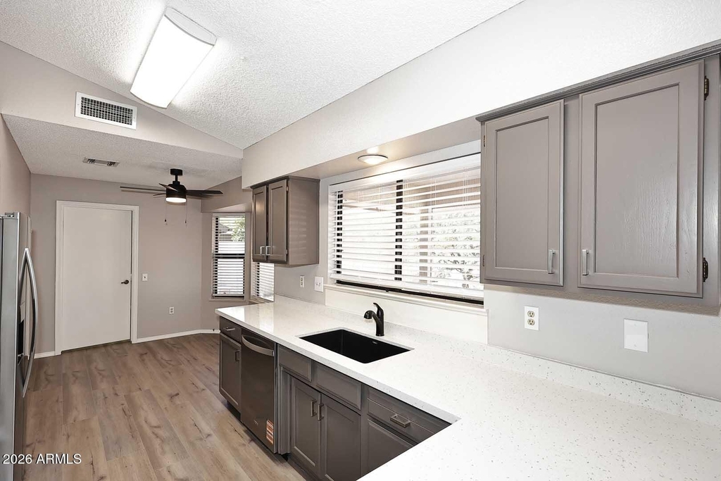 17218 N Desert Glen Drive - Photo 12