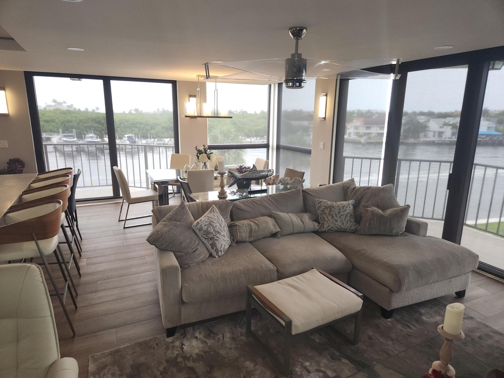 899 Jeffery Street - Photo 32