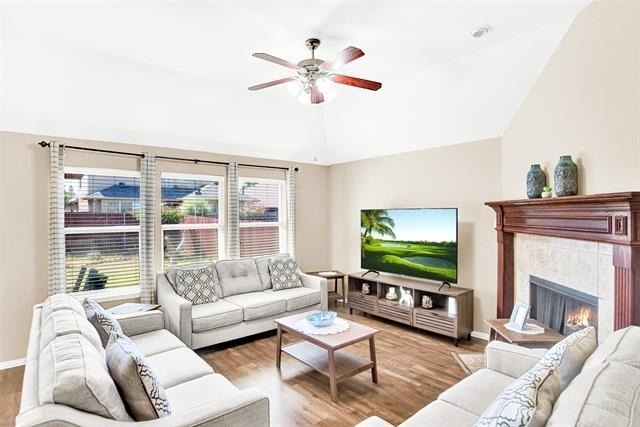 2744 Cascade Cove Drive - Photo 3