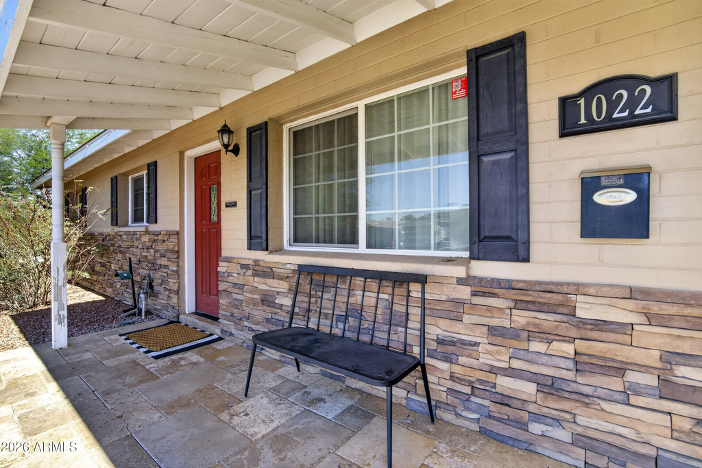 1022 W 13th Street - Photo 3