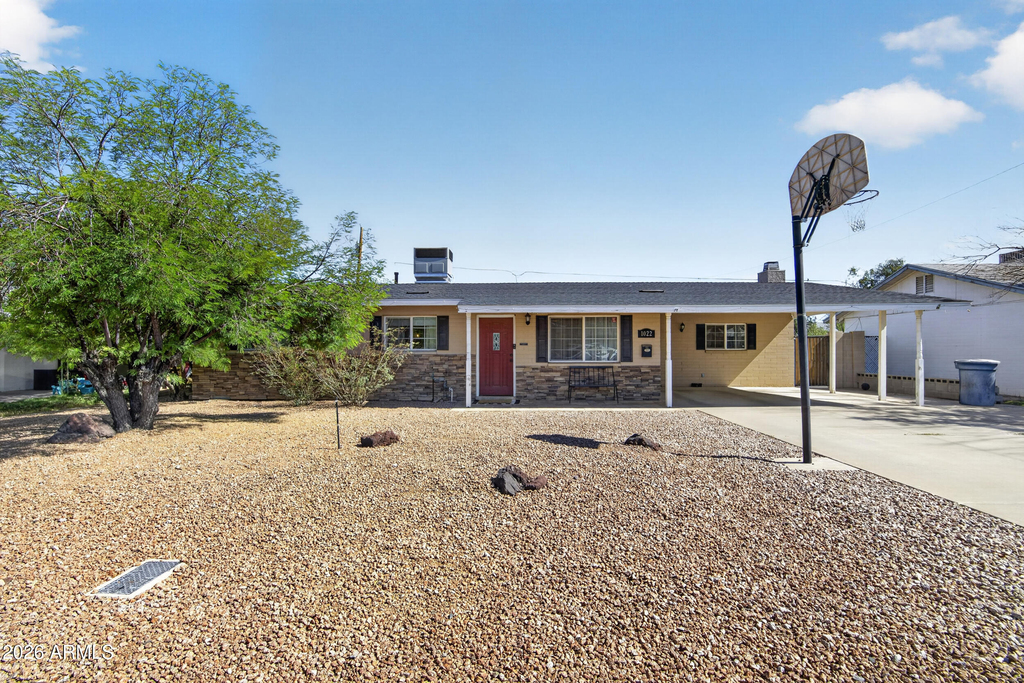 1022 W 13th Street - Photo 0
