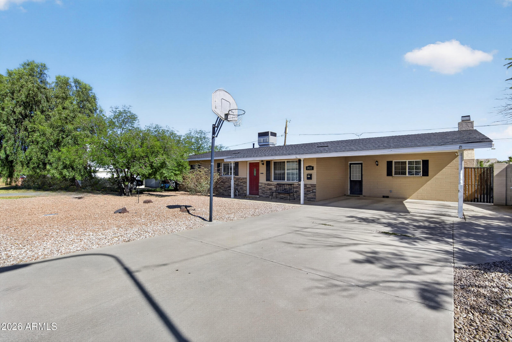 1022 W 13th Street - Photo 2