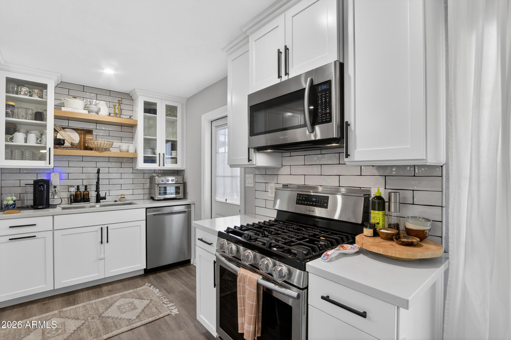 1022 W 13th Street - Photo 7