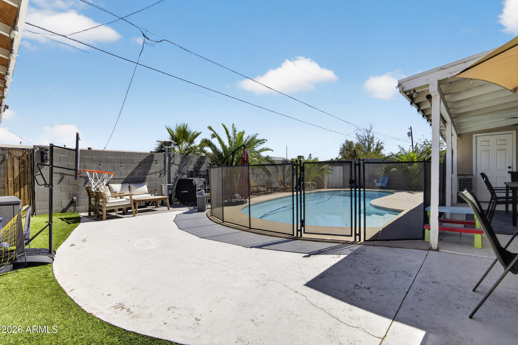 1022 W 13th Street - Photo 32