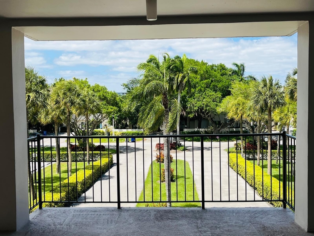 3150 N Palm Aire Drive - Photo 13