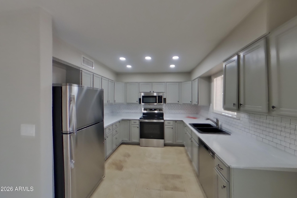 6237 W Marconi Avenue - Photo 4