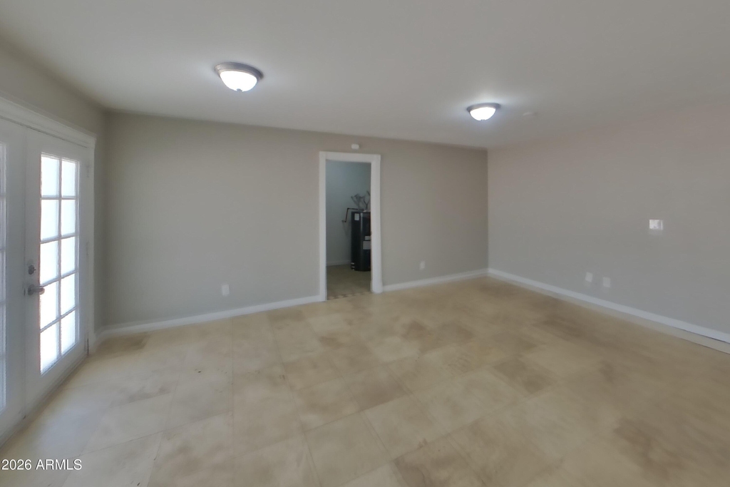 6237 W Marconi Avenue - Photo 15