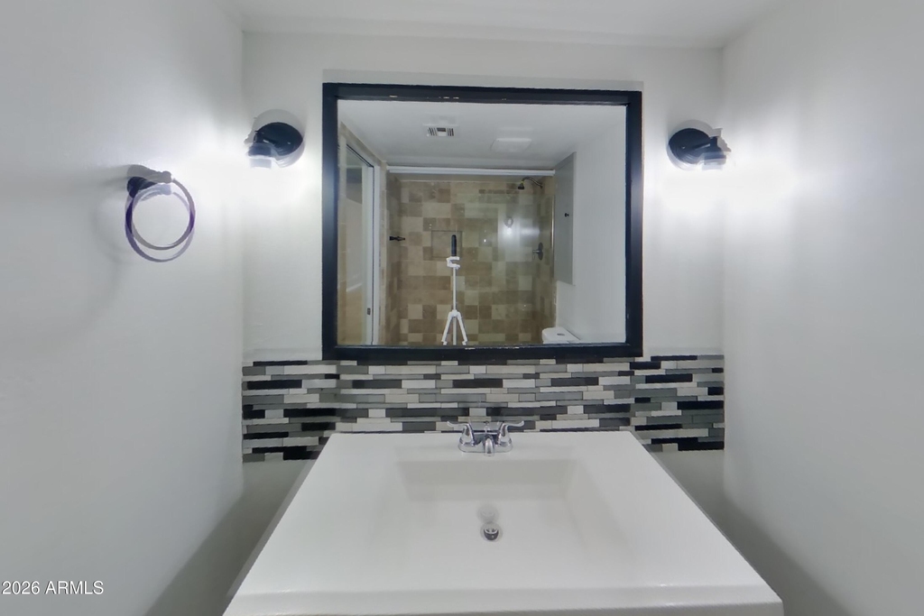 6237 W Marconi Avenue - Photo 13