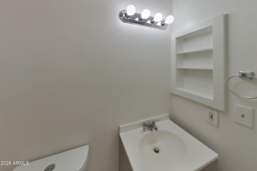 6237 W Marconi Avenue - Photo 7