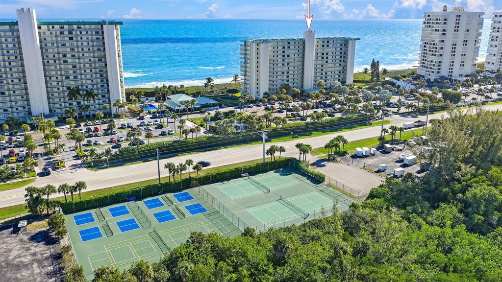9940 S Ocean Drive - Photo 0