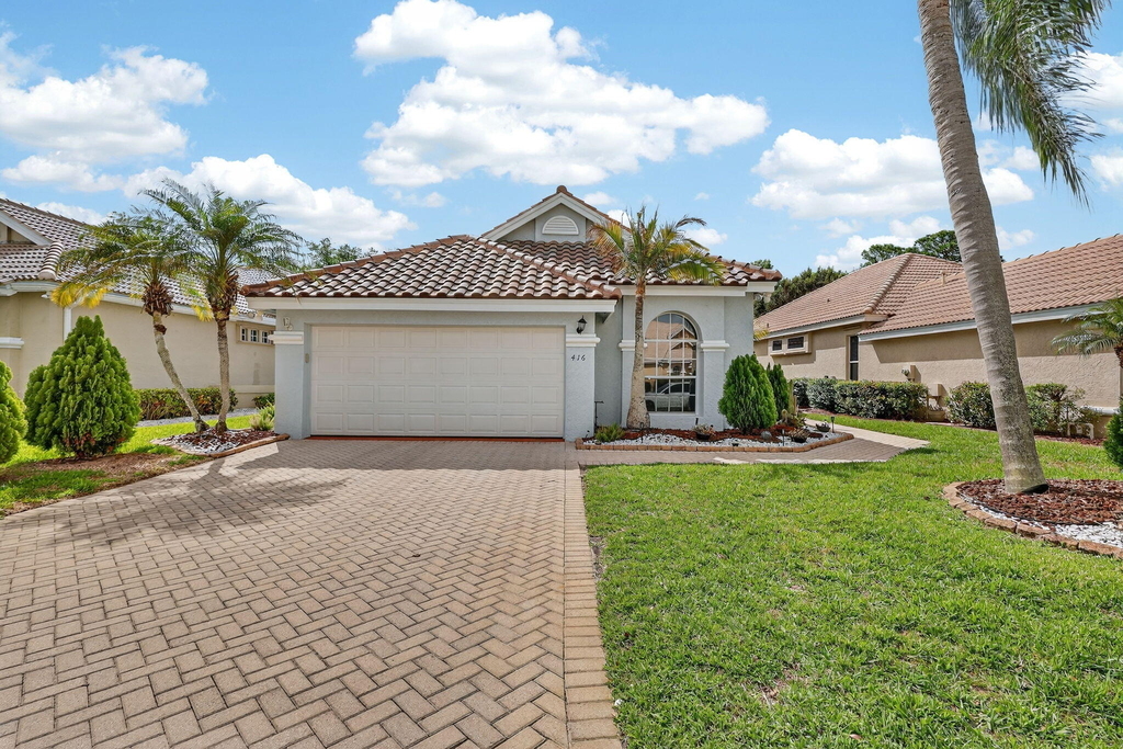 416 Sw Horseshoe Bay - Photo 1