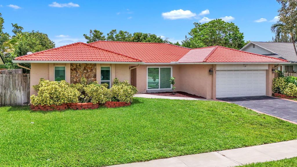 21452 Woodchuck Lane - Photo 0