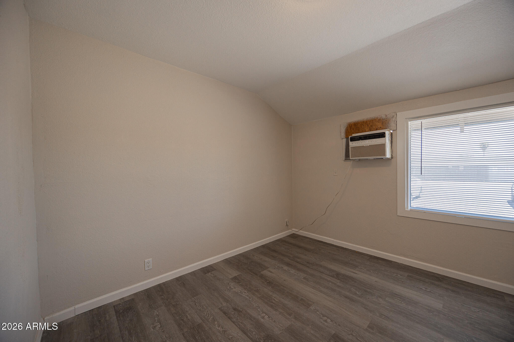 864 E Chandler Boulevard - Photo 4