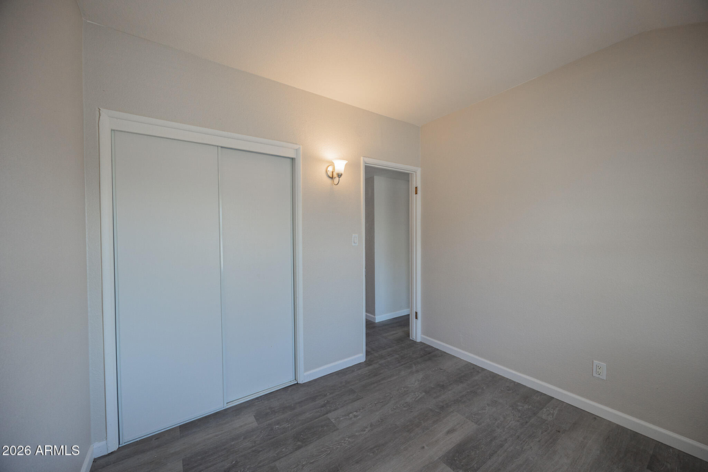 864 E Chandler Boulevard - Photo 11