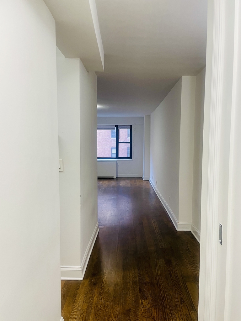 405 East 56th Street, 9L - Photo 3