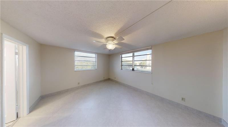 101 Se 3rd Avenue - Photo 12