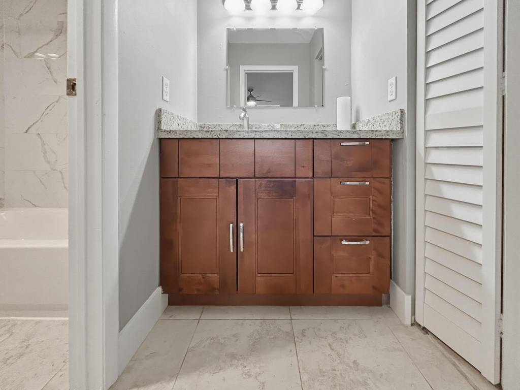 6301 N Falls Circle Drive - Photo 12