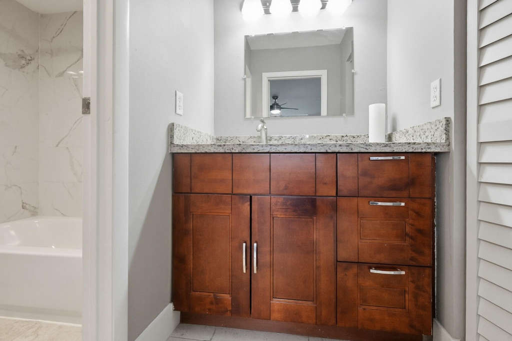 6301 N Falls Circle Drive - Photo 10