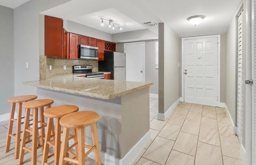 6301 N Falls Circle Drive - Photo 3