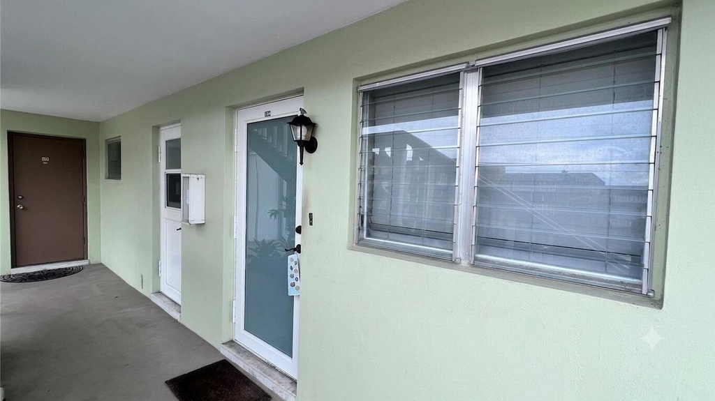 960 Crystal Lake Drive - Photo 1