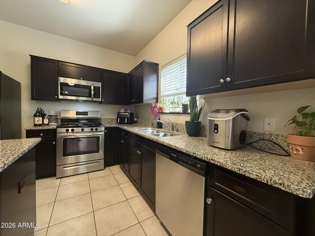 30187 W Avalon Drive - Photo 9