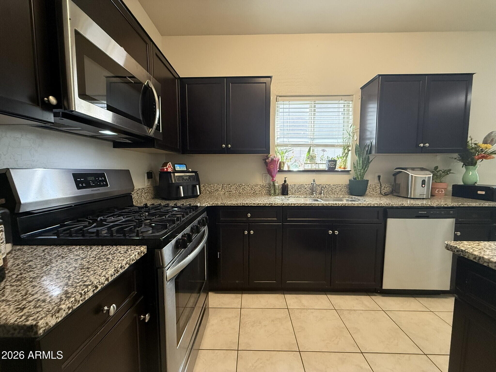 30187 W Avalon Drive - Photo 12